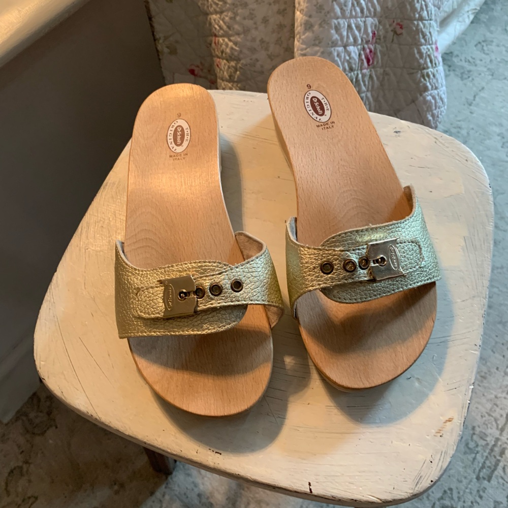 Dr. Scholl's Gold Sandals with Metallic Detailing